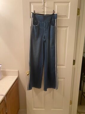 Halara Medium Women's Dark Blue Wide-Leg Jeans with Side Stripes